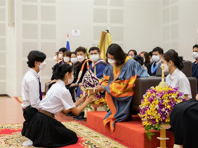 คณะศิลปศาสตร์จัดพิธีไหว้ครู “กราบคุรุปูจา ครูบาอาจารย์เจ้า” ประจำปีการศึกษา ๒๕๖๕