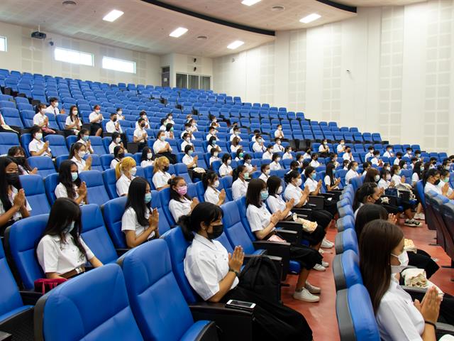 คณะศิลปศาสตร์จัดพิธีไหว้ครู “กราบคุรุปูจา ครูบาอาจารย์เจ้า” ประจำปีการศึกษา ๒๕๖๕