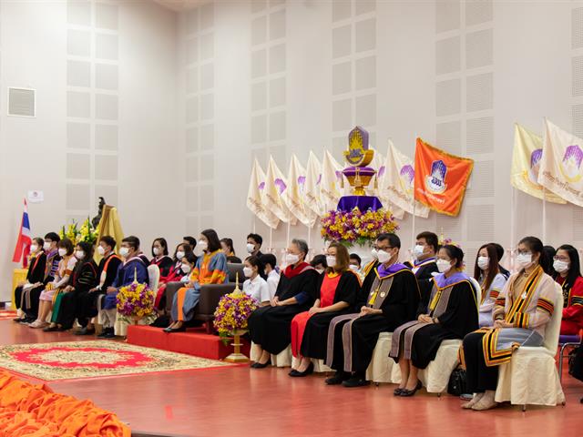 คณะศิลปศาสตร์จัดพิธีไหว้ครู “กราบคุรุปูจา ครูบาอาจารย์เจ้า” ประจำปีการศึกษา ๒๕๖๕