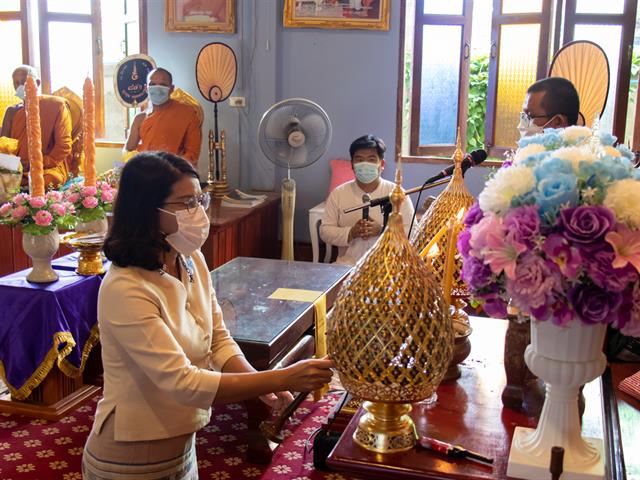 คณะศิลปศาสตร์จัดโครงการถวายเทียนส่องธรรม เนื่องในโอกาสวันอาสาฬหบูชาและวันเข้าพรรษา ๒๕๖๕