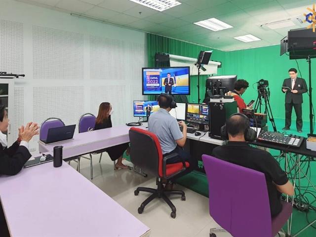 ถ่ายทอดสดการเรียนการสอน