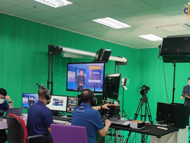 ถ่ายทอดสดการเรียนการสอน
