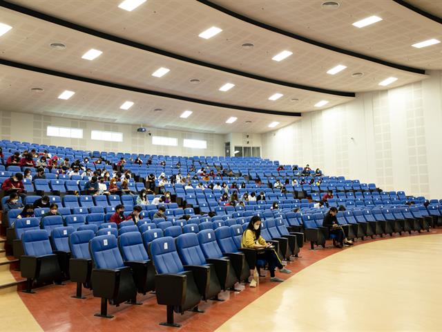 ศูนย์ภาษา คณะศิลปศาสตร์ จัดอบรมเพื่อยกระดับทักษะภาษาอังกฤษ ตามมาตรฐาน CEFR B1  English for Undergraduates (นิสิตรหัส 62) 17-18 ตุลาคม 2565