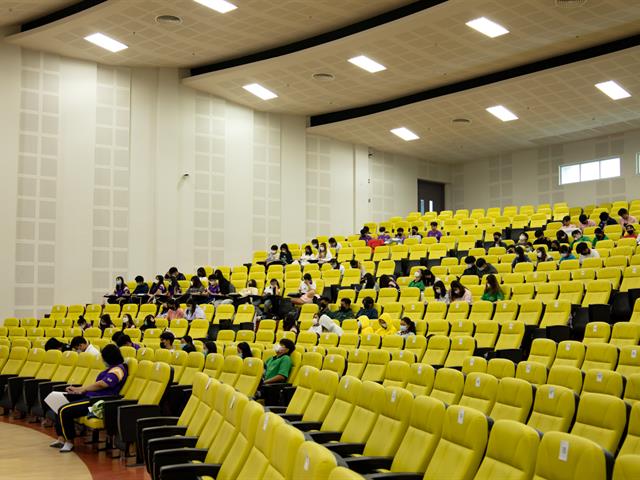 ศูนย์ภาษา คณะศิลปศาสตร์ จัดอบรมเพื่อยกระดับทักษะภาษาอังกฤษ ตามมาตรฐาน CEFR B1  English for Undergraduates (นิสิตรหัส 62) 17-18 ตุลาคม 2565