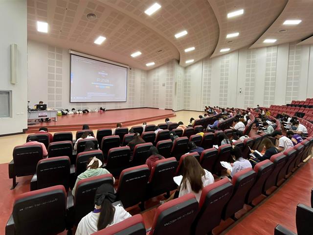 ศูนย์ภาษา คณะศิลปศาสตร์ จัดอบรมเพื่อยกระดับทักษะภาษาอังกฤษ ตามมาตรฐาน CEFR B1  English for Undergraduates (นิสิตรหัส 62) 17-18 ตุลาคม 2565