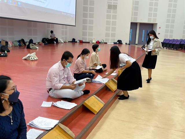 ศูนย์ภาษา คณะศิลปศาสตร์ จัดอบรมให้ความรู้ภาษาอังกฤษและจัดสอบวัดระดับทางภาษา สำหรับนิสิตคณะศิลปศาสตร์ สาขาวิชาภาษาอังกฤษ เพื่อสำเร็จการศึกษา UP-STEP C1