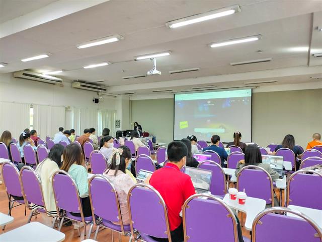 ภาพบรรยากาศการเรียนการสอนรายวิชา 176702 นวัตกรรมและเทคโนโลยีสารสนเทศทางการศึกษา สำหรับนิสิตระดับปริญญาโท หลักสูตรการศึกษามหาบัณฑิต สาขาวิชาการบริหารกา