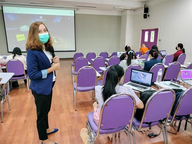 ภาพบรรยากาศการเรียนการสอนรายวิชา 176702 นวัตกรรมและเทคโนโลยีสารสนเทศทางการศึกษา สำหรับนิสิตระดับปริญญาโท หลักสูตรการศึกษามหาบัณฑิต สาขาวิชาการบริหารกา