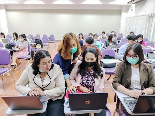 ภาพบรรยากาศการเรียนการสอนรายวิชา 176702 นวัตกรรมและเทคโนโลยีสารสนเทศทางการศึกษา สำหรับนิสิตระดับปริญญาโท หลักสูตรการศึกษามหาบัณฑิต สาขาวิชาการบริหารกา