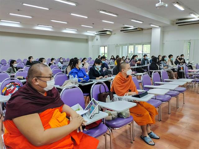 ภาพบรรยากาศการเรียนการสอนรายวิชา รายวิชา 176702 นวัตกรรมและเทคโนโลยีสารสนเทศทางการศึกษา สำหรับนิสิตระดับปริญญาโท หลักสูตรการศึกษามหาบัณฑิต สาขาวิชาการบริหารการศึกษา