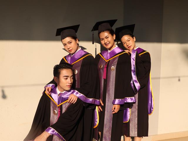 คณะรัฐศาสตร์และสังคมศาสตร์ 