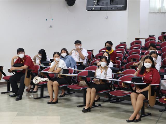 คณะรัฐศาสตร์และสังคมศาสตร์ 