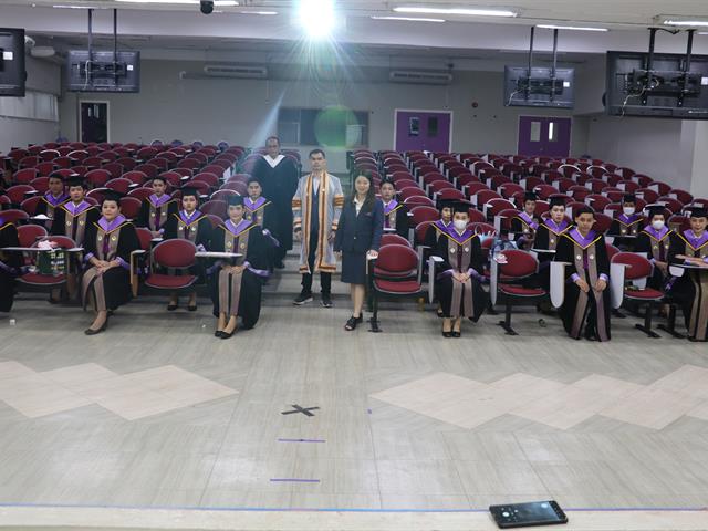 คณะรัฐศาสตร์และสังคมศาสตร์ 