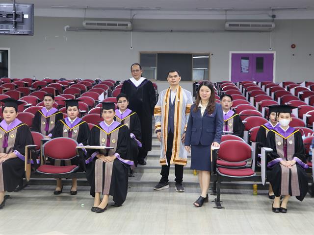 คณะรัฐศาสตร์และสังคมศาสตร์ 