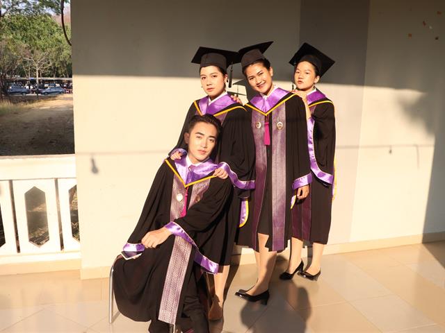 คณะรัฐศาสตร์และสังคมศาสตร์ 