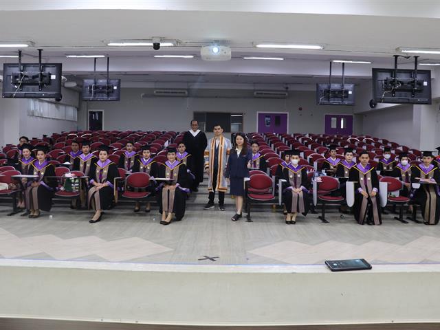 คณะรัฐศาสตร์และสังคมศาสตร์ 