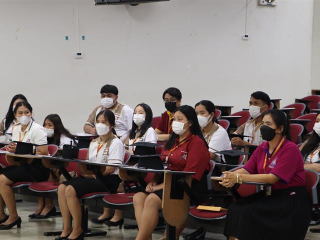 คณะรัฐศาสตร์และสังคมศาสตร์ 