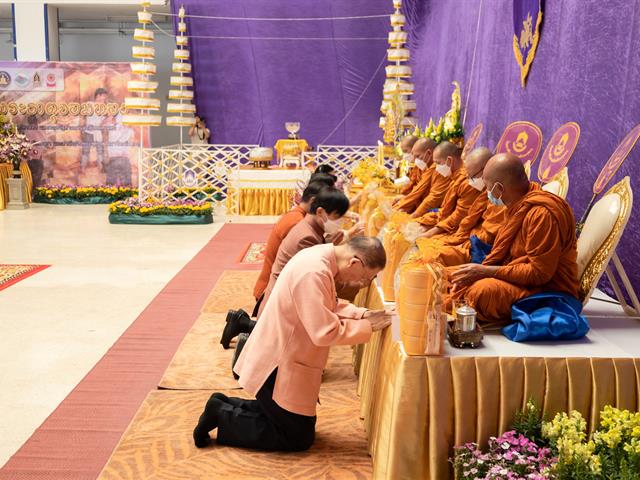 พิธีตักน้ำและเจริญพระพุทธมนต์น้ำสรงองค์พระธาตุจอมทอง เนื่องในประเพณีแห่ผ้าห่มพระธาตจอมทอง มหาวิทยาลัยพะเยา ประจำปี ๒๕๖๖