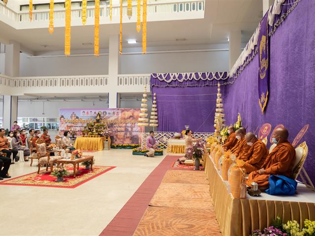 พิธีตักน้ำและเจริญพระพุทธมนต์น้ำสรงองค์พระธาตุจอมทอง เนื่องในประเพณีแห่ผ้าห่มพระธาตจอมทอง มหาวิทยาลัยพะเยา ประจำปี ๒๕๖๖
