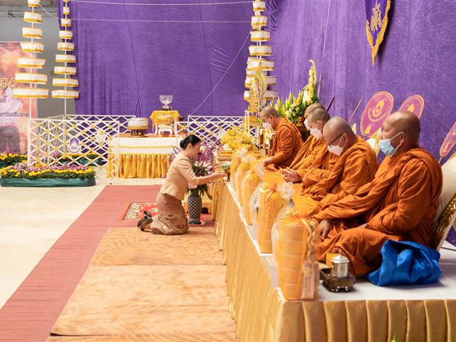 พิธีตักน้ำและเจริญพระพุทธมนต์น้ำสรงองค์พระธาตุจอมทอง เนื่องในประเพณีแห่ผ้าห่มพระธาตจอมทอง มหาวิทยาลัยพะเยา ประจำปี ๒๕๖๖