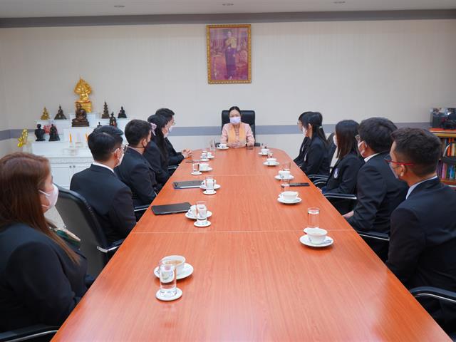 ผศ.ดร.พุทธิพงษ์ พลคำฮัก คณบดีคณะสหเวชศาสตร์ พร้อมด้วยผู้บริหารคณะสหเวชศาสตร์ชุดใหม่ เข้าพบท่านอธิการบดี เนื่องในโอกาสได้รับแต่งตั้งให้ดำรงตำแหน่งใหม่