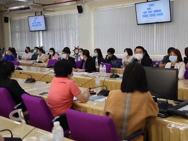 จัดประชุม “Meet the dean and team”