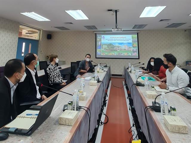 คณะศิลปศาสตร์ให้การต้อนรับ Central Retail Corporation
