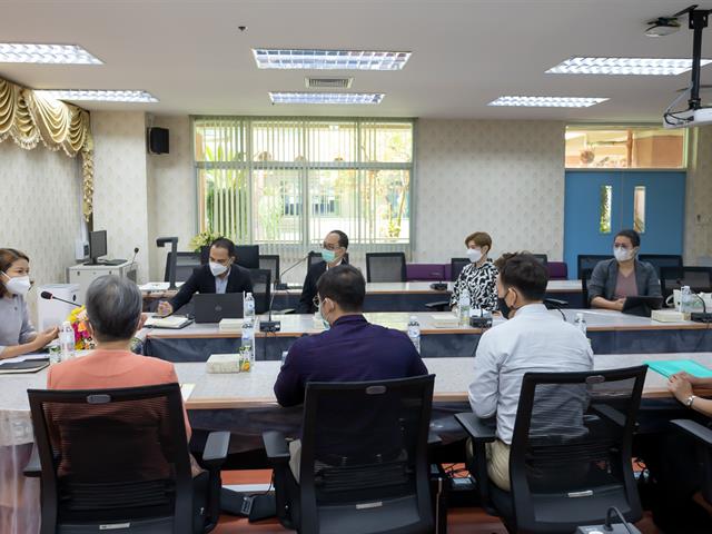 คณะศิลปศาสตร์ให้การต้อนรับ Central Retail Corporation