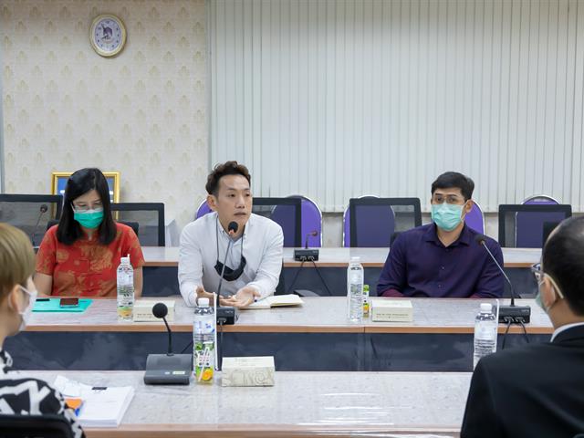 คณะศิลปศาสตร์ให้การต้อนรับ Central Retail Corporation