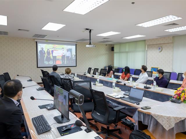 คณะศิลปศาสตร์ให้การต้อนรับ Central Retail Corporation