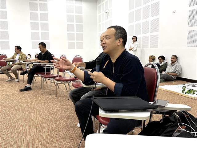 สถาปัตยกรรมศาสตรบัณฑิตนำเสนอวิทยานิพนธ์