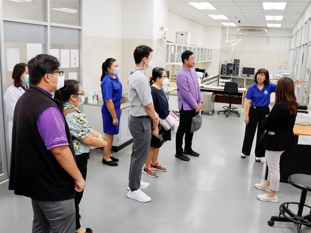 หลักสูตรวิทยาศาสตรบัณฑิต สาขาวิชาอนามัยสิ่งแวดล้อม คณะสาธารณสุขศาสตร์ มหาวิทยาลัยพะเยา ได้เข้าศึกษาดูงานห้องปฏิบัติการ คณะสิ่งแวดล้อมและทรัพยากรศาสตร์ มหาวิทยาลัยมหิดล กรุงเทพมหานคร