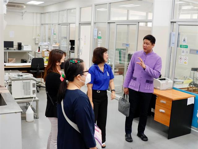 หลักสูตรวิทยาศาสตรบัณฑิต สาขาวิชาอนามัยสิ่งแวดล้อม คณะสาธารณสุขศาสตร์ มหาวิทยาลัยพะเยา ได้เข้าศึกษาดูงานห้องปฏิบัติการ คณะสิ่งแวดล้อมและทรัพยากรศาสตร์ มหาวิทยาลัยมหิดล กรุงเทพมหานคร