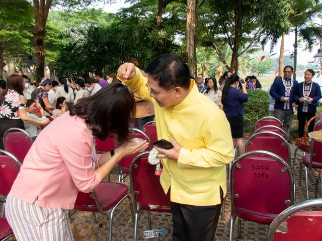 คณะศิลปศาสตร์เข้าร่วมพิธีสระเกล้าดำหัวอธิการบดีและผู้อาวุโส เนื่องในเทศกาลสงกรานต์ มหาวิทยาลัยพะเยา ประจำปี ๒๕๖๖