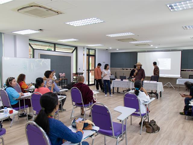 ศูนย์ภาษา คณะศิลปศาสตร์ จัดโครงการหลักสูตรระยะสั้น ประกาศนียบัตรศิลปะการประพันธ์กวีนิพนธ์และเพลงเพื่ออาชีพ