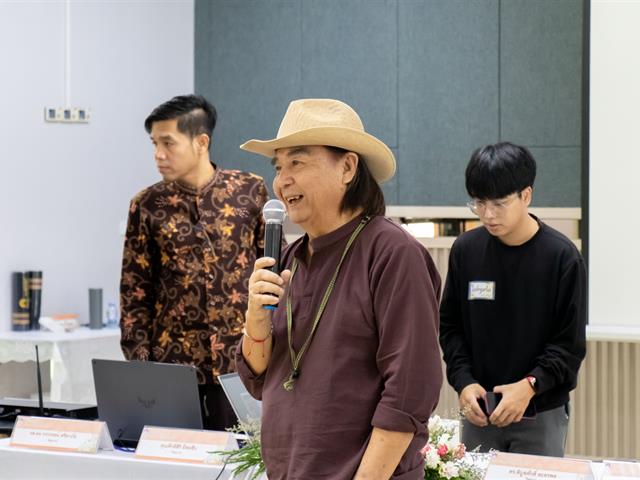 ศูนย์ภาษา คณะศิลปศาสตร์ จัดโครงการหลักสูตรระยะสั้น ประกาศนียบัตรศิลปะการประพันธ์กวีนิพนธ์และเพลงเพื่ออาชีพ