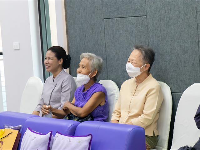 ศูนย์ภาษา คณะศิลปศาสตร์ จัดโครงการหลักสูตรระยะสั้น ประกาศนียบัตรศิลปะการประพันธ์กวีนิพนธ์และเพลงเพื่ออาชีพ