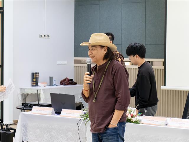 ศูนย์ภาษา คณะศิลปศาสตร์ จัดโครงการหลักสูตรระยะสั้น ประกาศนียบัตรศิลปะการประพันธ์กวีนิพนธ์และเพลงเพื่ออาชีพ