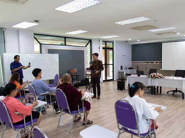 ศูนย์ภาษา คณะศิลปศาสตร์ จัดโครงการหลักสูตรระยะสั้น ประกาศนียบัตรศิลปะการประพันธ์กวีนิพนธ์และเพลงเพื่ออาชีพ