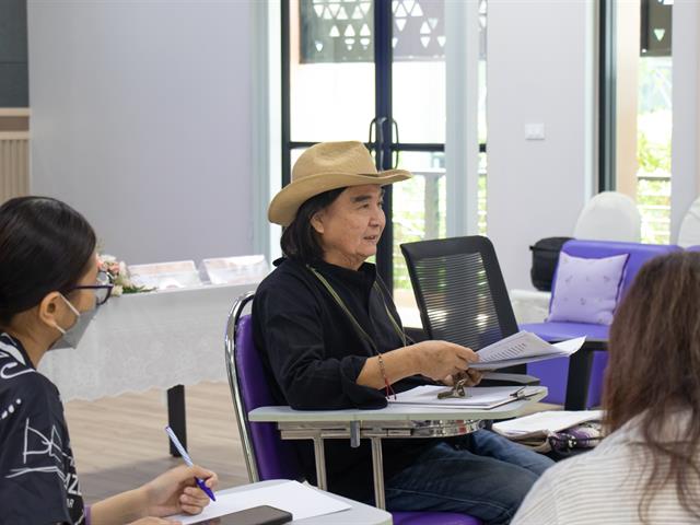ศูนย์ภาษา คณะศิลปศาสตร์ จัดโครงการหลักสูตรระยะสั้น ประกาศนียบัตรศิลปะการประพันธ์กวีนิพนธ์และเพลงเพื่ออาชีพ