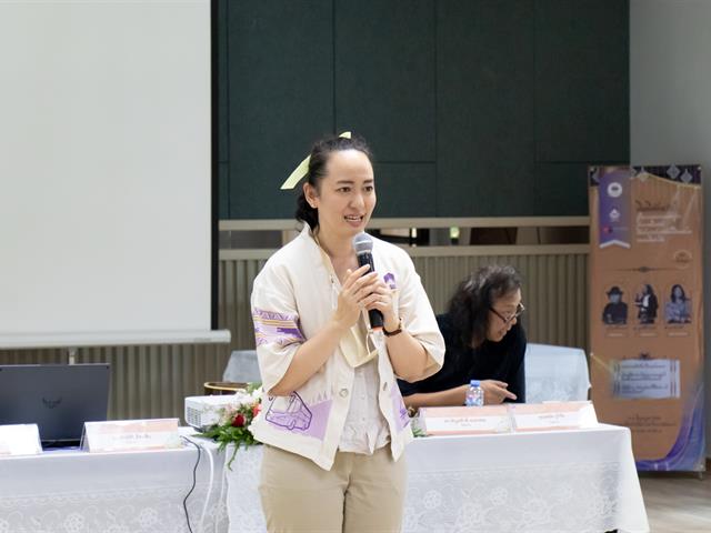 ศูนย์ภาษา คณะศิลปศาสตร์ จัดโครงการหลักสูตรระยะสั้น ประกาศนียบัตรศิลปะการประพันธ์กวีนิพนธ์และเพลงเพื่ออาชีพ