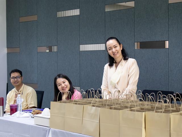 ศูนย์ภาษา คณะศิลปศาสตร์ จัดโครงการหลักสูตรระยะสั้น ประกาศนียบัตรศิลปะการประพันธ์กวีนิพนธ์และเพลงเพื่ออาชีพ