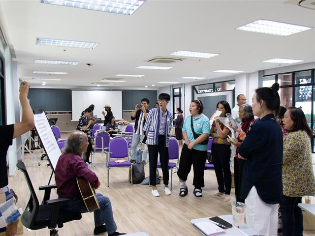 ศูนย์ภาษา คณะศิลปศาสตร์ จัดโครงการหลักสูตรระยะสั้น ประกาศนียบัตรศิลปะการประพันธ์กวีนิพนธ์และเพลงเพื่ออาชีพ