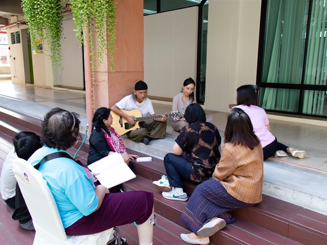 ศูนย์ภาษา คณะศิลปศาสตร์ จัดโครงการหลักสูตรระยะสั้น ประกาศนียบัตรศิลปะการประพันธ์กวีนิพนธ์และเพลงเพื่ออาชีพ
