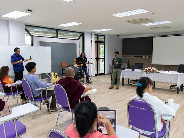 ศูนย์ภาษา คณะศิลปศาสตร์ จัดโครงการหลักสูตรระยะสั้น ประกาศนียบัตรศิลปะการประพันธ์กวีนิพนธ์และเพลงเพื่ออาชีพ