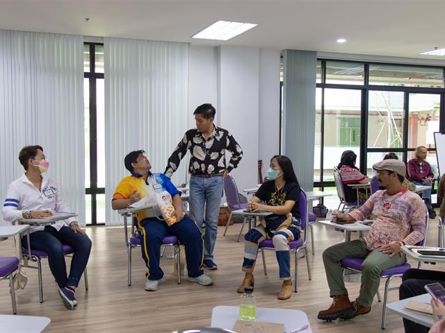ศูนย์ภาษา คณะศิลปศาสตร์ จัดโครงการหลักสูตรระยะสั้น ประกาศนียบัตรศิลปะการประพันธ์กวีนิพนธ์และเพลงเพื่ออาชีพ