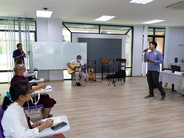 ศูนย์ภาษา คณะศิลปศาสตร์ จัดโครงการหลักสูตรระยะสั้น ประกาศนียบัตรศิลปะการประพันธ์กวีนิพนธ์และเพลงเพื่ออาชีพ