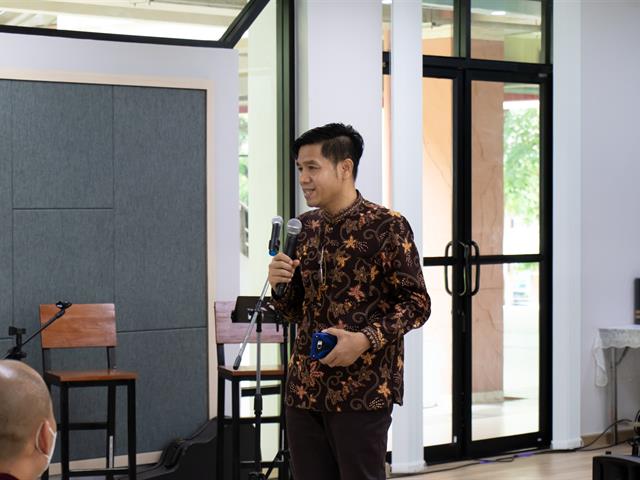 ศูนย์ภาษา คณะศิลปศาสตร์ จัดโครงการหลักสูตรระยะสั้น ประกาศนียบัตรศิลปะการประพันธ์กวีนิพนธ์และเพลงเพื่ออาชีพ