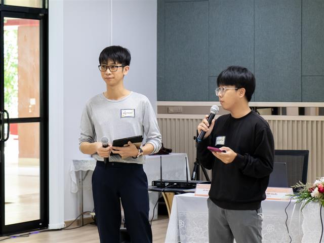 ศูนย์ภาษา คณะศิลปศาสตร์ จัดโครงการหลักสูตรระยะสั้น ประกาศนียบัตรศิลปะการประพันธ์กวีนิพนธ์และเพลงเพื่ออาชีพ