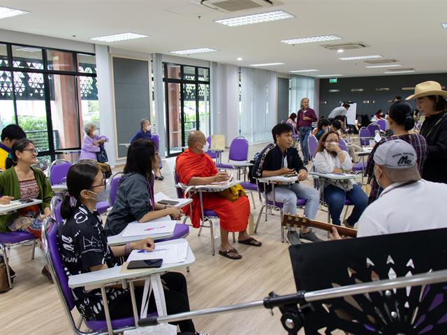 ศูนย์ภาษา คณะศิลปศาสตร์ จัดโครงการหลักสูตรระยะสั้น ประกาศนียบัตรศิลปะการประพันธ์กวีนิพนธ์และเพลงเพื่ออาชีพ